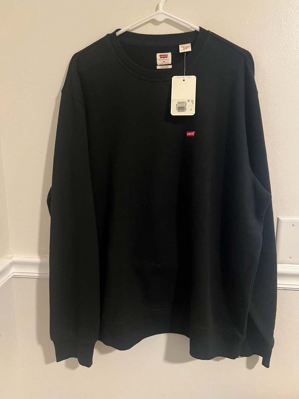 NWT Levi’s Men's Standard Logo Crewneck Sweatshirt in Black